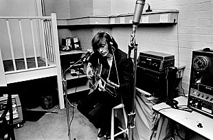 「ビー・ジーズの作曲法が明らかに、音楽ドキュメンタリー『ビー・ジーズ　栄光の軌跡』より」