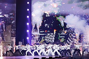 「【#2022MAMA】ENHYPEN、一糸乱れぬダンスでステージを席巻」