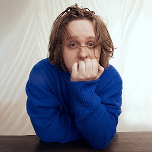 「ルイス・キャパルディ、エド・シーランらと共作した新曲「Pointless」公開」