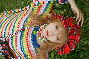 「安斉かれん、新曲「YOLOOP」が年末ドラマ『恋活』のエンディング・テーマ曲に決定」