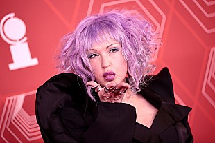 「シンディ・ローパー／サム・スミス、同性婚の権利保護法成立を記念してホワイトハウスで歌唱」