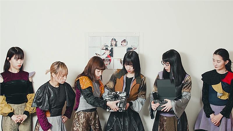 BiSH、新SG『ZUTTO』初回生産限定盤の開封動画公開