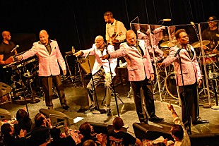 「＜ライブレポート＞スタイリスティックス、3年ぶりのビルボードライブで極上のクリスマス・パーティー」