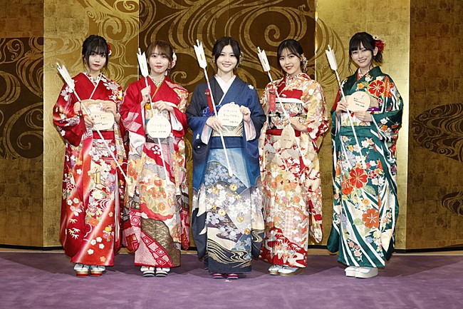 乃木坂46「乃木坂46の“乃木坂ピョンピョン世代”が晴着姿をお披露目」1枚目/6