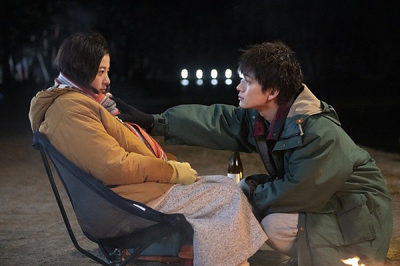 「「星降る夜に」吉高由里子と北村匠海が星空の下で突然のキス　「『おまえのキス、大したことなかったけどな』が最高過ぎる」」1枚目/1