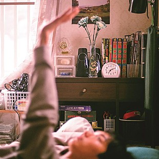 「Homecomings、新曲「光の庭と魚の夢」リリース決定」