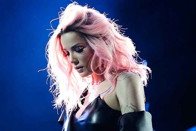 「ホールジー、ポスト・マローンとの2019年のコラボ「Die For Me」のソロver.をリリースへ」1枚目/1