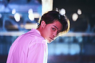 「竹内唯人、爽やかなラブソングとなる新曲「Fly」ジャケット公開」