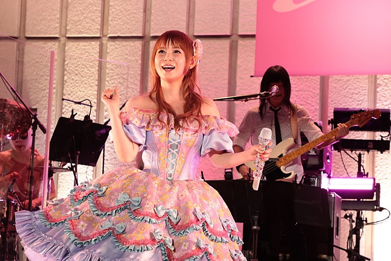 中川翔子、野音でバースデーライブを開催　ファンへの結婚報告も 