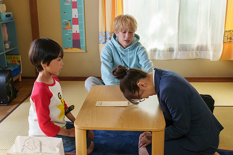 「「コタロ-は1人暮らし」“狩野”横山裕の“床ドン”シ-ンに反響 「“美月”山本舞香とキスしそうな距離でドキドキした」」1枚目/1