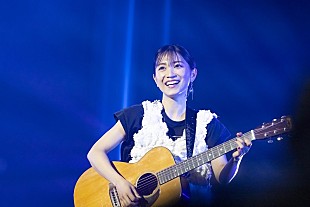 「miwa「みんなに直接会えて本当に嬉しくて」、弾き語りツアー【acoguissimo 5】Zepp Haneda公演のライブレポ到着」