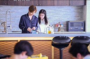 「「王様に捧ぐ薬指」“東郷”山田涼介の“連続キス”に胸キュン　「キスを焦らすオス東郷が最高」「幸せな気持ちになれた」」