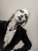 「歌代ニーナ、イギリスのオルタナティブポップデュオJockstrapのUSツアーに参加」1枚目/3