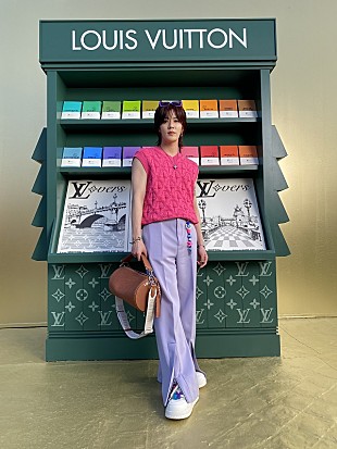 「YUTA（NCT 127）、【ルイ・ヴィトン 2024春夏メンズ・コレクション】出席＆オフショットなど公開」