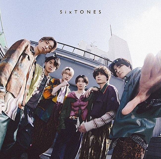 SixTONES「【深ヨミ】SixTONES『こっから』が直近5作で最高の初週セールスで首位獲得 過去作を含めた販売動向を調査」1枚目/2