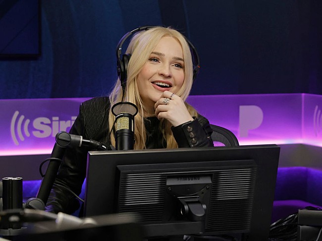 「キム・ペトラス、ブリトニー・スピアーズの動画を通じて英語を学んだと明かす」1枚目/1