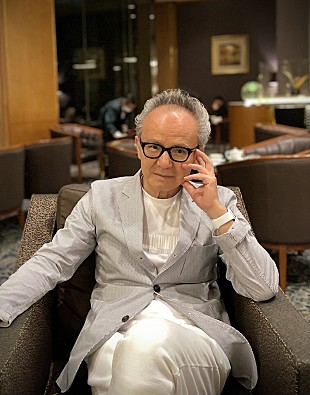 「売野雅勇、作詞家活動40周年を記念したロングインタビューをFM COCOLOでOA」