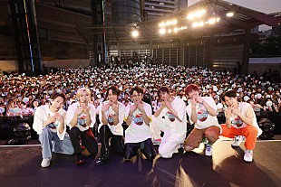 「Travis Japanがファン1000人に投げキッス、「Candy Kiss」リリース記念イベントのレポート到着」