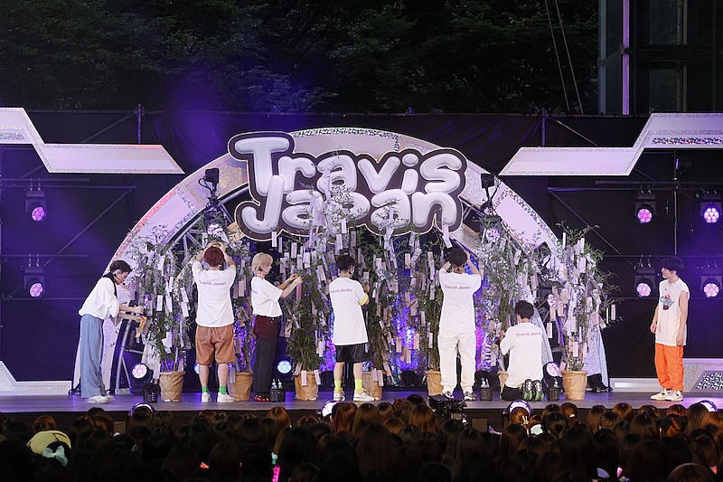 Travis Japan「Photo by 邑田卓也」3枚目/3