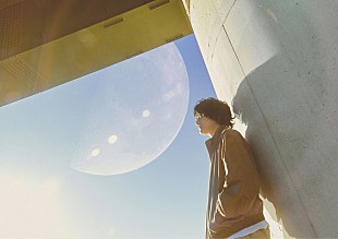 「石崎ひゅーい、槇原敬之からの提供曲含むアルバム『宇宙百景』全曲タイトル公開」
