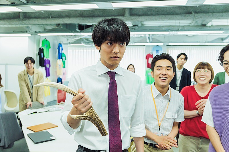 「「こっち向いてよ向井くん」“向井くん”赤楚衛二の恋愛迷子ぶりに「最高に面白い」の声 「ポンコツな赤楚くんに笑った」「赤楚くんが演じるからこそ憎めない」」1枚目/1