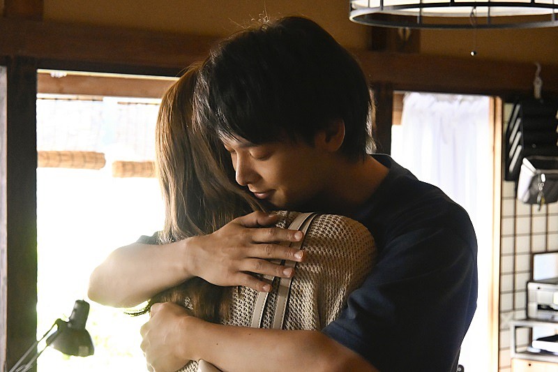 「「ハヤブサ消防団」“彩”川口春奈の怪しい笑みに　「ゾクゾクッとした」 「彩はもっと深い闇を持っているような雰囲気」」1枚目/1