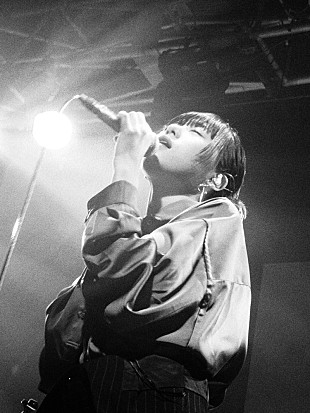 「＜ライブレポート＞八木海莉、ファンと迎えたバースデーライブで魅せたシンガーとしての進化」