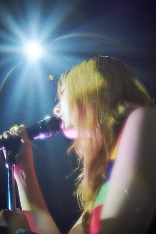 「＜ライブレポート＞晩夏の会合、時空を超える歌の魔法――adieu約1年ぶりワンマンは念願のライブハウスで」