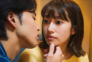 「「灰色の乙女」スト－カ－“蔦子”桜井玲香と“莇”中田圭祐が急接近 「キスシ－ンはキャ－ッとなった」「ハラハラドキドキした」」