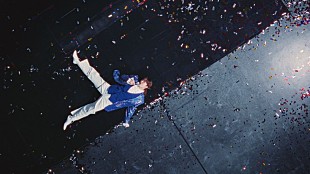 「あいみょん、“脱力感の中で徐々に熱を帯びてく”「ノット・オーケー」MV公開」