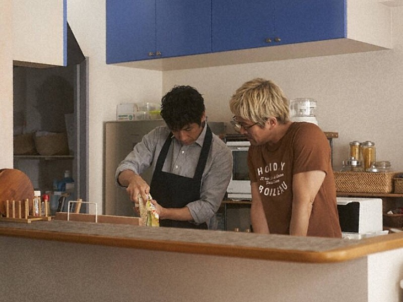 「「きのう何食べた？２」ケンジ（内野聖陽）が理想のお散歩デ－トを妄想 「ケンジの妄想見ているとこちら側が照れちゃう現象」」1枚目/1