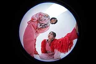 「YOASOBI「夜に駆ける」10億回再生突破記念、TikTokゲームエフェクト＆ゲーセン景品が登場」