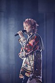 手越祐也「手越祐也、新曲「アダルトブルー」配信日に自身初の学園祭に出演　ライブレポが到着」1枚目/7