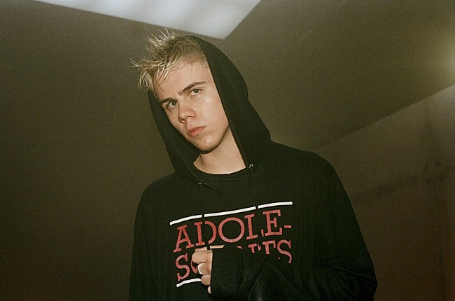 「ザ・キッド・ラロイ、デビューAL『ザ・ファースト・タイム』から「ソーリー」のMV公開」1枚目/2