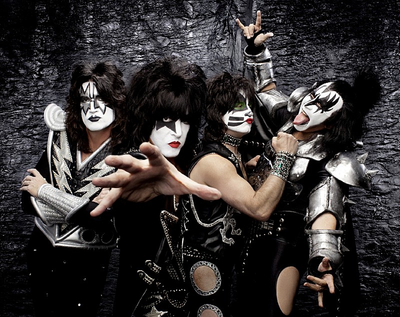 KISS、最後のコンサートに向けてKISSロゴジェネレーターが登場