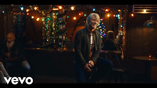 ボン・ジョヴィ「ボン・ジョヴィ、オリジナル・クリスマス曲「Christmas Isn’t Christmas」のMV公開」1枚目/2