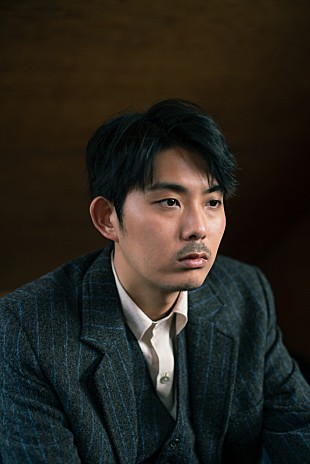 「折坂悠太、ドラマ『天狗の台所』の主題歌「人人」配信リリース」