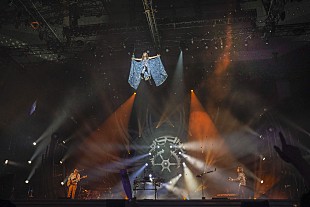 「THE ALFEE「これからも自分たちだけの道を歩んでいこう」奇跡の初回公演から40年──100回目の日本武道館 完全ライブレポート公開」