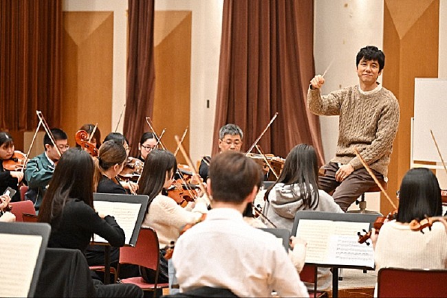 「「さよならマエストロ～父と私のアパッシオナ－ト～」　「西島さんの指揮ぶりがすごく好き」「チェロの人、浅野忠信さんとCHARAさんの息子さんなのね」」1枚目/1