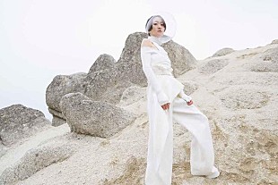 「日食なつこ、新アーティスト写真公開＆初の展覧会開催発表」