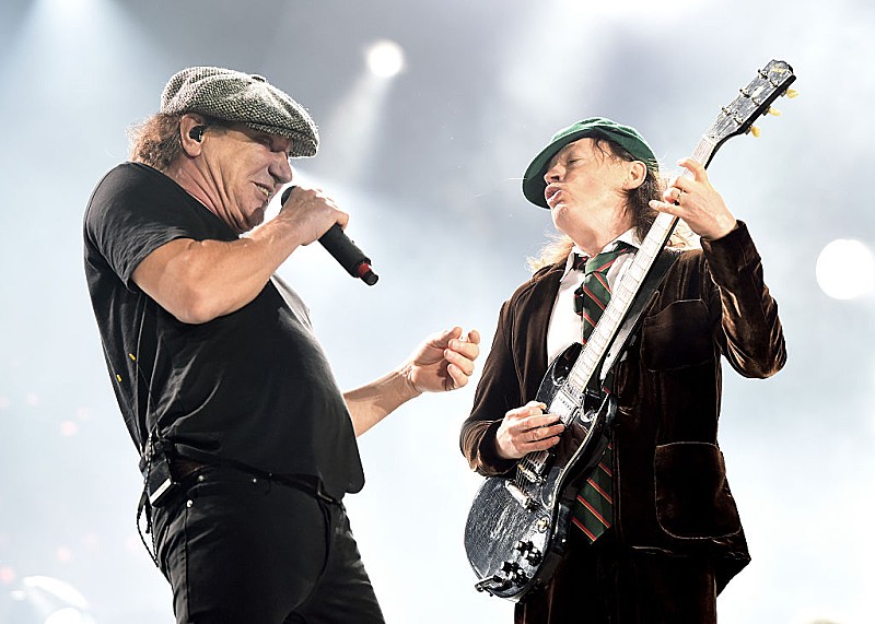 AC/DC、「Back in Black」MVの再生数が10億回突破 