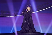 マドンナ「マドンナ、これまでライブ披露したことがなかった全米No.1曲をシカゴ公演で一部披露」1枚目/1