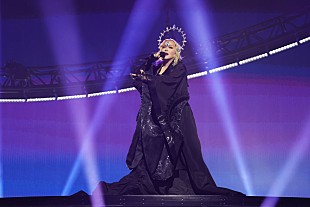 マドンナ「マドンナ、これまでライブ披露したことがなかった全米No.1曲をシカゴ公演で一部披露」