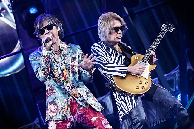 「B&#039;z、結成35周年のベスト選曲による全国ツアーをBlu-ray＆DVD化」1枚目/2