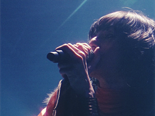 「ドレスコーズ、「最低なともだち」ライブ映像公開」