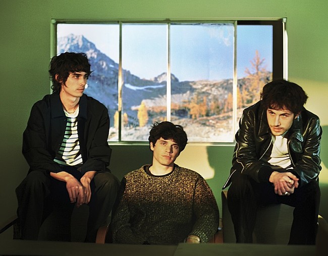 「Wallows（ワロウズ）、ニューAL発売決定＆新曲「Calling After Me」3/21リリース」1枚目/2