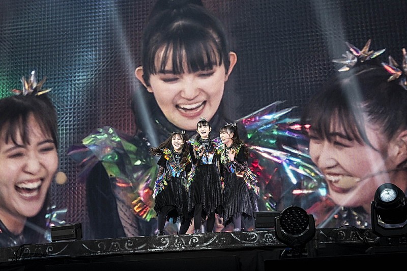 ＜ライブレポート＞BABYMETAL、MOMOMETALの“聖誕”を3万人と祝福　各日異なるセトリで魅せた日本凱旋公演