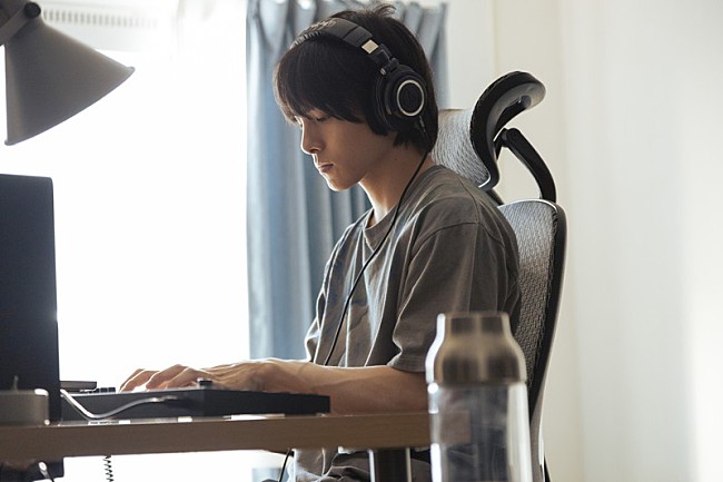 「川西拓実（JO1）×桜田ひよりW主演映画『バジーノイズ』、バンド・AZURが始動する場面写真公開」1枚目/6