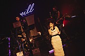 eill「＜ライブレポート＞eill、ハッピーな雰囲気で満たした約9か月ぶり国内ワンマン【BLUE ROSE SHOW 2024 in TOKYO】」1枚目/9