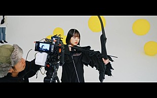 「TOMOO、「Present」MVメイキング映像公開」